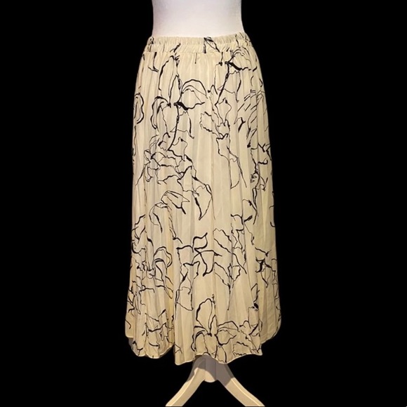 Alice blue - Long Black / Off White Skirt - LINING - Discounted Shipping! - Picture 5 of 7